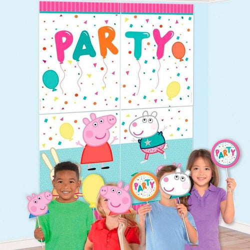 Peppa Pig Scene Setter With Photo Props