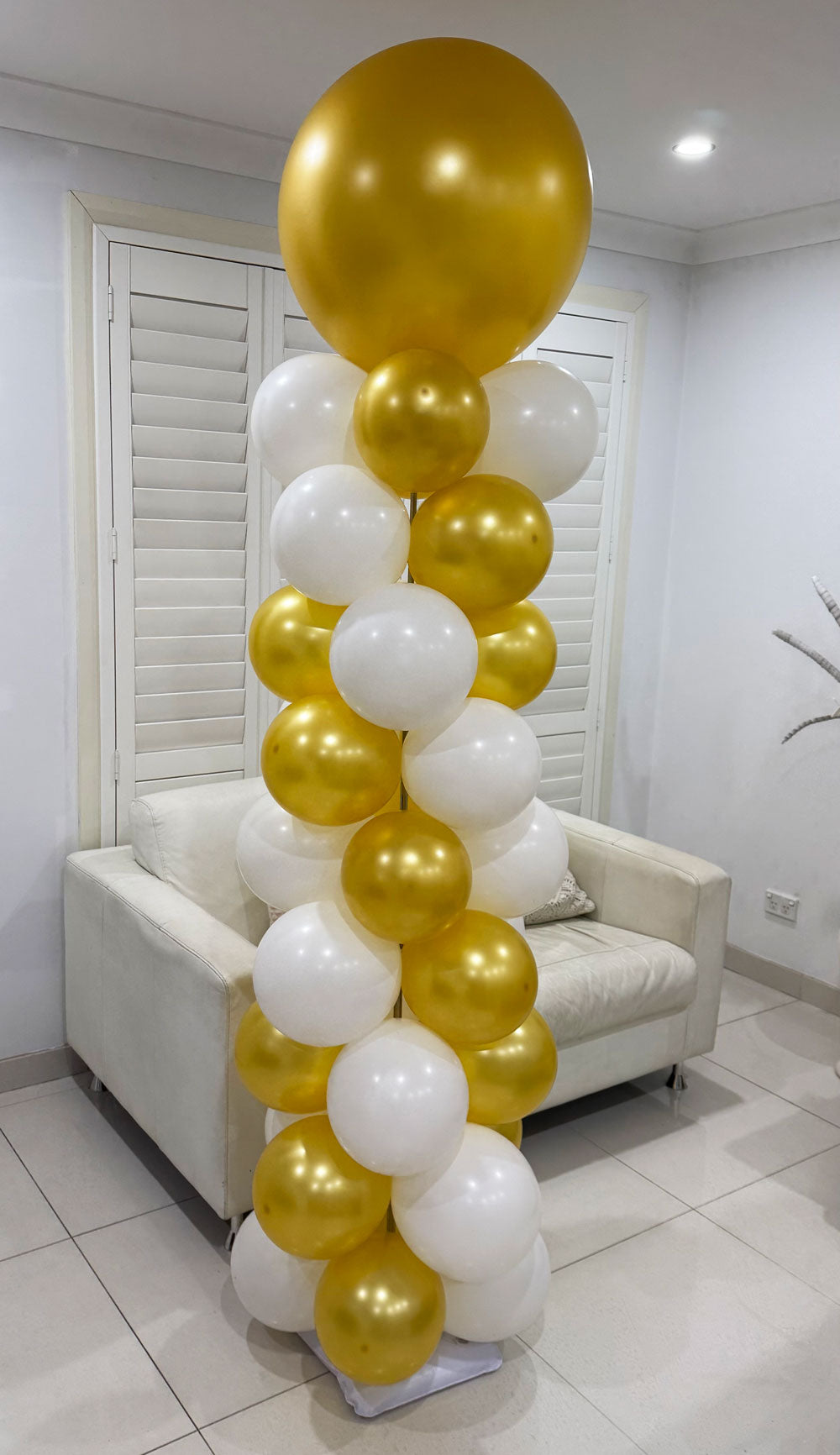 Gold and White colour balloon Column